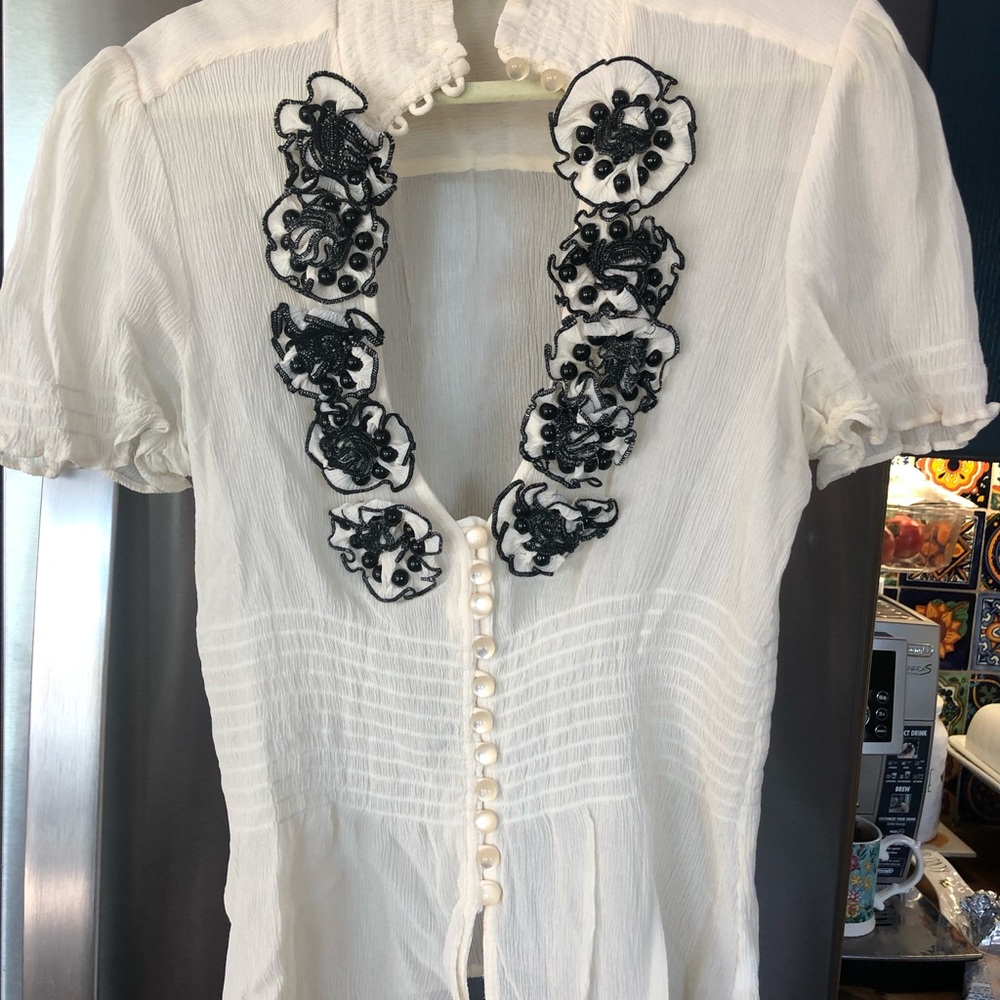 Stunning brand new blouse Bebe
